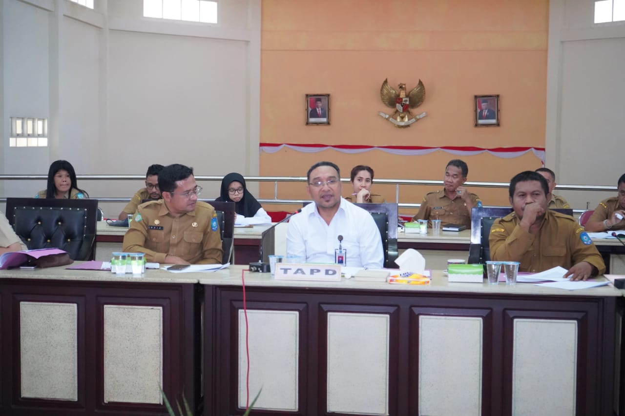 Rapat TAPD Bersama Banggar DPRD Terkait APBDP Tahun 2022 Hasil Evaluasi Gubernur Maluku Utara