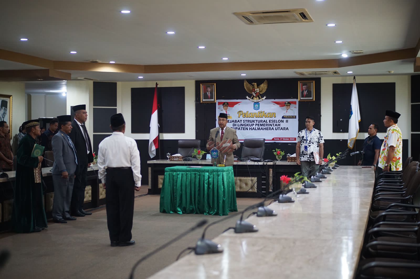 Sekretaris Daerah Mewakili Bupati Halmahera Utara Melantik Pejabat Struktural Eselon II  Drs. Muhlan Ando sebagai Kepala Dinas Pemuda dan Olahraga