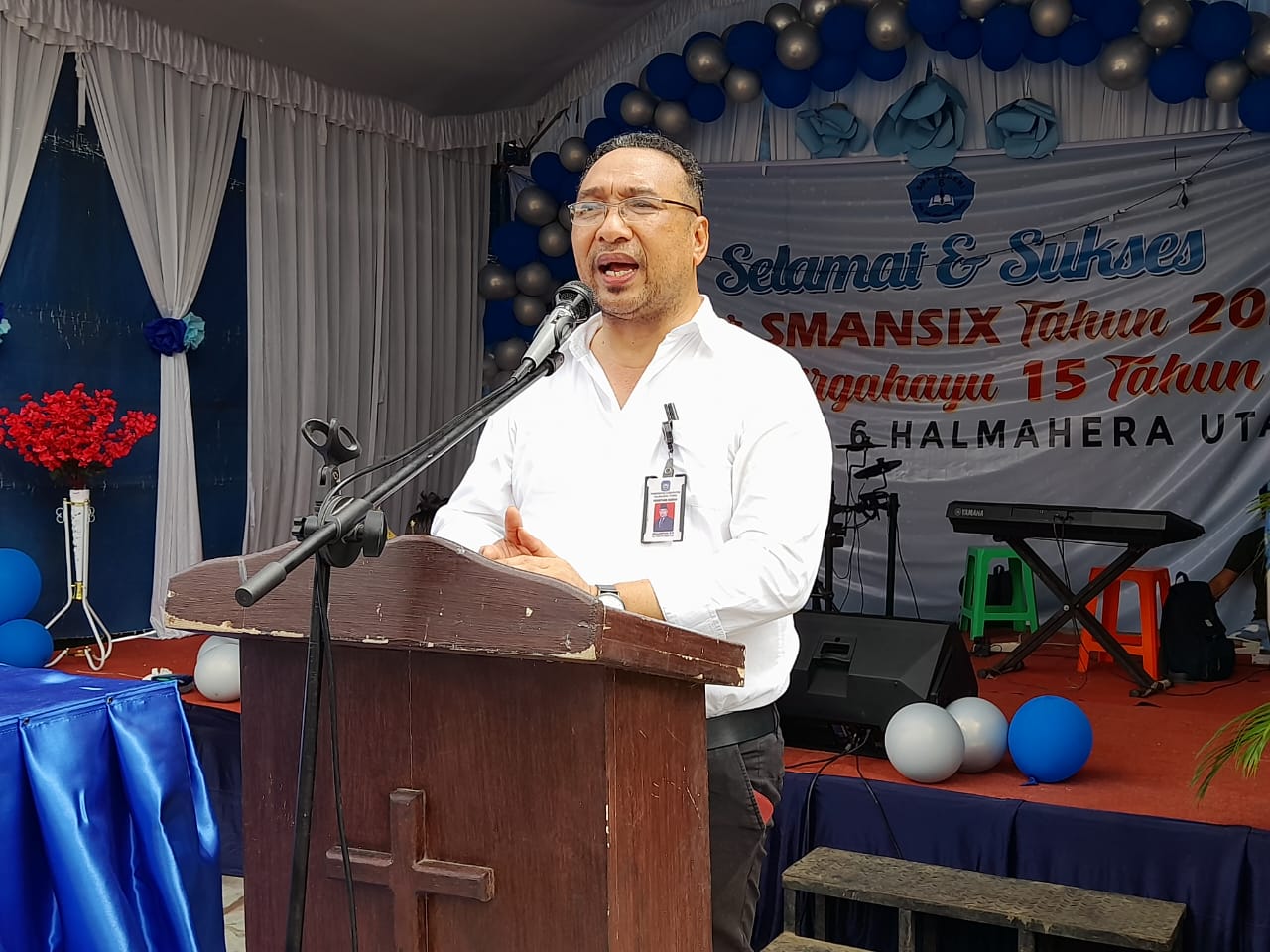 Kegiatan Gebyar SMANSIX Tahun 2022 dan DIRGAHAYU Ke-15 Tahun SMA Negeri 6 Halmahera Utara Dibuka Oleh Sekretaris Daerah Drs. E.J. Papilaya, MTP  