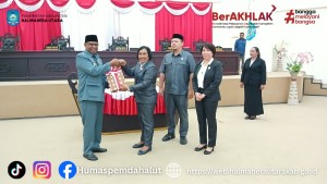 Rapat Paripurna DPRD: Wabup Halut Resmi Serahkan Rancangan APBD 2027