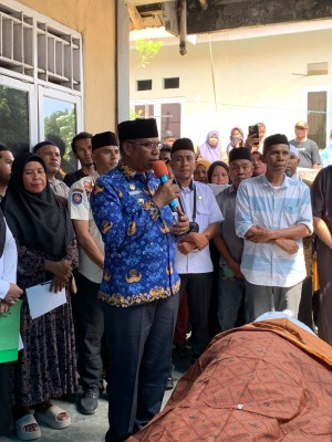 Wakil Bupati Halut, Lepas Jenazah Almarhum Faid Dano Bayan Secara Kedinasan
