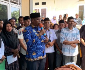 Wakil Bupati Halut, Lepas Jenazah Almarhum Faid Dano Bayan Secara Kedinasan